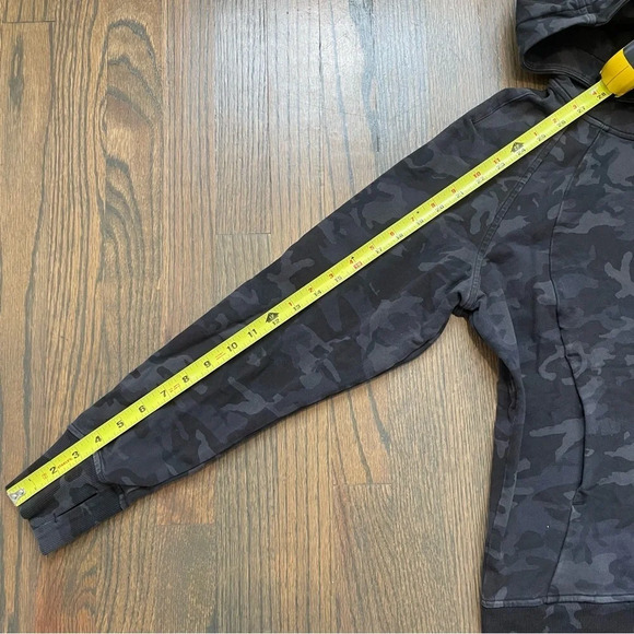 Lululemon Scuba Pullover in Incognito Camo Multi Grey size 4 - Picture 7 of 12